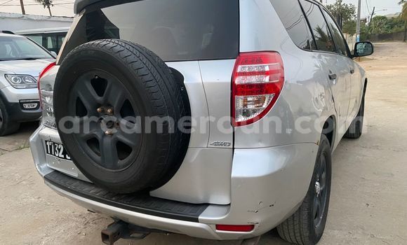 Acheter Occasion Voiture Toyota RAV4 Gris à Douala, Littoral Cameroon Acheter Occasion Voiture Toyota RAV4 Gris à Douala, Littoral Cameroon