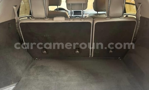 Sayi Na hannu Mercedes‒Benz ML–Class White Mota in Douala a Ƙasar Kamaru Sayi Na hannu Mercedes‒Benz ML–Class White Mota in Douala a Ƙasar Kamaru