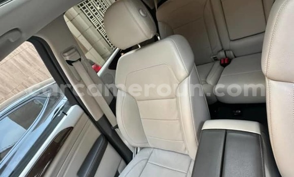 Sayi Na hannu Mercedes‒Benz ML–Class White Mota in Douala a Ƙasar Kamaru Sayi Na hannu Mercedes‒Benz ML–Class White Mota in Douala a Ƙasar Kamaru