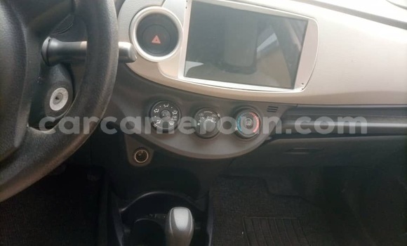 Sayi Imported Toyota Yaris White Mota in Douala a Ƙasar Kamaru Sayi Imported Toyota Yaris White Mota in Douala a Ƙasar Kamaru