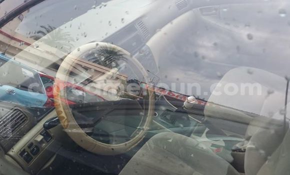 Sayi Na hannu Toyota Corolla Blue Mota in Yaounde a Babban Kamaru Sayi Na hannu Toyota Corolla Blue Mota in Yaounde a Babban Kamaru