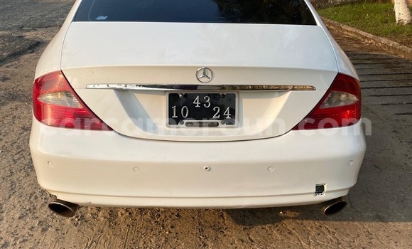 Buy Used Mercedes‒Benz CLS–Class White Car in Douala in Littoral Cameroon Buy Used Mercedes‒Benz CLS–Class White Car in Douala in Littoral Cameroon