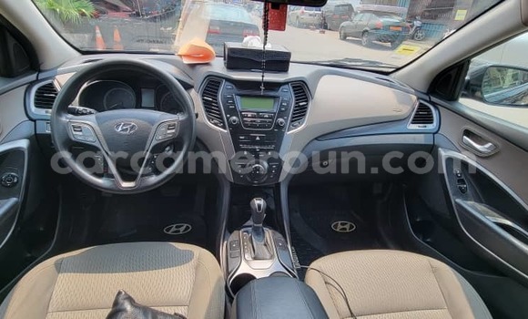 Sayi Na hannu Hyundai Santa Fe Black Mota in Douala a Ƙasar Kamaru Sayi Na hannu Hyundai Santa Fe Black Mota in Douala a Ƙasar Kamaru