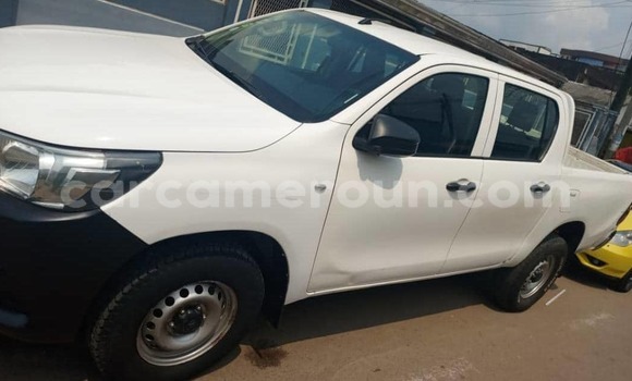 Buy Used Toyota Hilux White Car in Douala in Littoral Cameroon Buy Used Toyota Hilux White Car in Douala in Littoral Cameroon