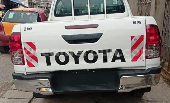 Buy Used Toyota Hilux White Car in Douala in Littoral Cameroon Buy Used Toyota Hilux White Car in Douala in Littoral Cameroon