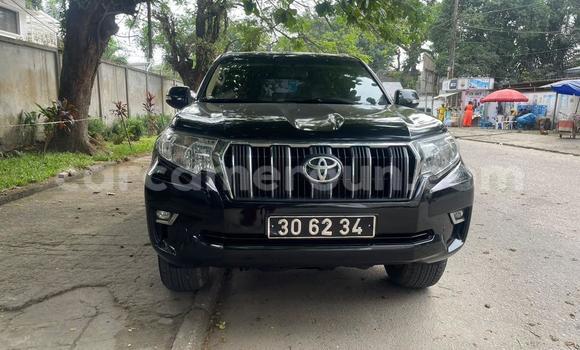 Sayi Na hannu Toyota Prado Black Mota in Douala a Ƙasar Kamaru