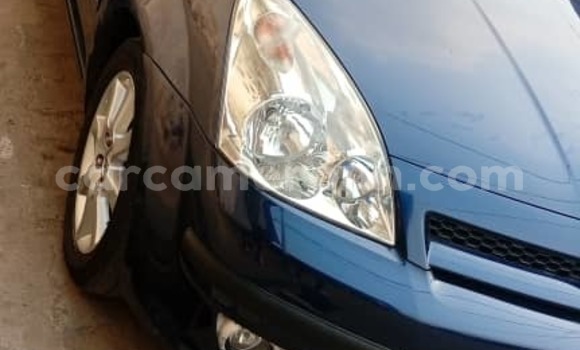 Acheter Occasion Voiture Toyota Corolla Verso Bleu à Douala, Littoral Cameroon Acheter Occasion Voiture Toyota Corolla Verso Bleu à Douala, Littoral Cameroon