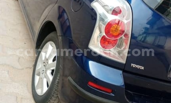 Acheter Occasion Voiture Toyota Corolla Verso Bleu à Douala, Littoral Cameroon Acheter Occasion Voiture Toyota Corolla Verso Bleu à Douala, Littoral Cameroon