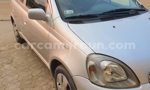Sayi Na hannu Toyota Yaris Azurfa Mota in Douala a Ƙasar Kamaru Sayi Na hannu Toyota Yaris Azurfa Mota in Douala a Ƙasar Kamaru
