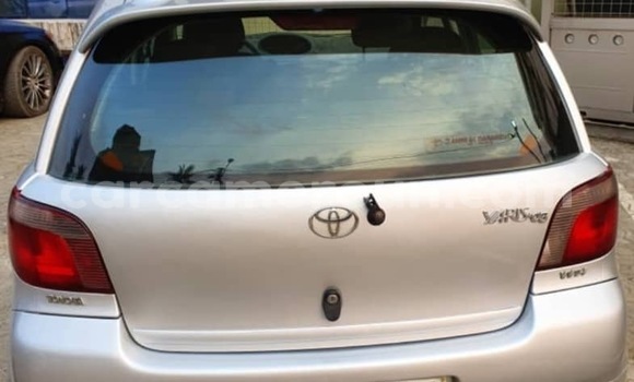 Sayi Na hannu Toyota Yaris Azurfa Mota in Douala a Ƙasar Kamaru Sayi Na hannu Toyota Yaris Azurfa Mota in Douala a Ƙasar Kamaru
