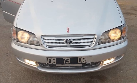 Buy Used Toyota Picnic Silver Car in Douala in Littoral Cameroon