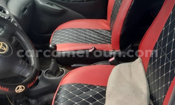 Sayi Na hannu Toyota Yaris Blue Mota in Douala a Ƙasar Kamaru Sayi Na hannu Toyota Yaris Blue Mota in Douala a Ƙasar Kamaru