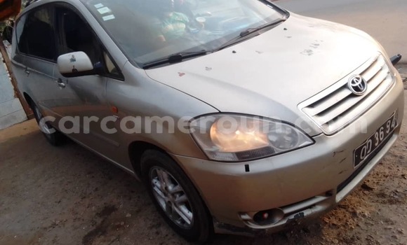 Acheter Occasion Voiture Toyota Avensis Verso Autre à Douala, Littoral Cameroon Acheter Occasion Voiture Toyota Avensis Verso Autre à Douala, Littoral Cameroon