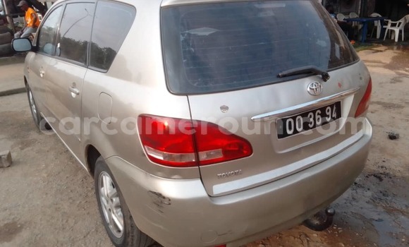 Acheter Occasion Voiture Toyota Avensis Verso Autre à Douala, Littoral Cameroon Acheter Occasion Voiture Toyota Avensis Verso Autre à Douala, Littoral Cameroon