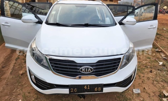 Sayi Na hannu Kia Sportage White Mota in Yaounde a Babban Kamaru Sayi Na hannu Kia Sportage White Mota in Yaounde a Babban Kamaru