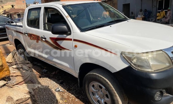 Buy Used Toyota Hilux White Car in Yaounde in Central Cameroon