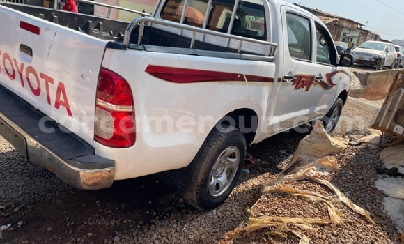 Buy Used Toyota Hilux White Car in Yaounde in Central Cameroon Buy Used Toyota Hilux White Car in Yaounde in Central Cameroon