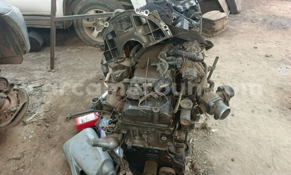 Sayi Na hannu Mitsubishi Pajero Sport Azurfa Mota in Douala a Ƙasar Kamaru Sayi Na hannu Mitsubishi Pajero Sport Azurfa Mota in Douala a Ƙasar Kamaru