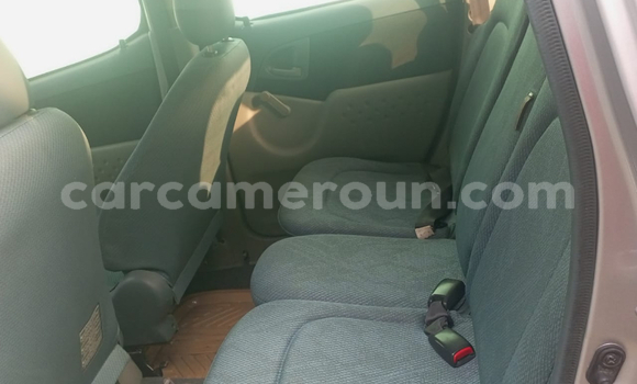 Acheter Import Voiture Toyota Yaris Verso Gris à Douala, Littoral Cameroon Acheter Import Voiture Toyota Yaris Verso Gris à Douala, Littoral Cameroon