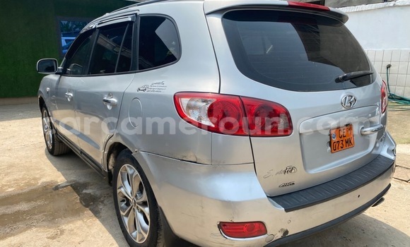 Sayi Na hannu Hyundai Santa Fe Azurfa Mota in Douala a Ƙasar Kamaru Sayi Na hannu Hyundai Santa Fe Azurfa Mota in Douala a Ƙasar Kamaru