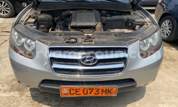 Sayi Na hannu Hyundai Santa Fe Azurfa Mota in Douala a Ƙasar Kamaru Sayi Na hannu Hyundai Santa Fe Azurfa Mota in Douala a Ƙasar Kamaru