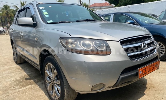 Sayi Na hannu Hyundai Santa Fe Azurfa Mota in Douala a Ƙasar Kamaru Sayi Na hannu Hyundai Santa Fe Azurfa Mota in Douala a Ƙasar Kamaru