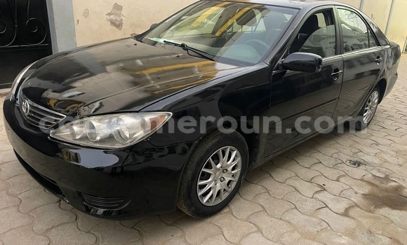 Sayi Na hannu Toyota Camry Black Mota in Douala a Ƙasar Kamaru Sayi Na hannu Toyota Camry Black Mota in Douala a Ƙasar Kamaru
