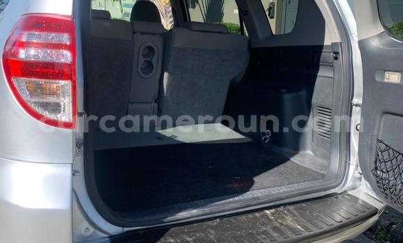 Acheter Occasion Voiture Toyota RAV4 Gris à Douala, Littoral Cameroon Acheter Occasion Voiture Toyota RAV4 Gris à Douala, Littoral Cameroon