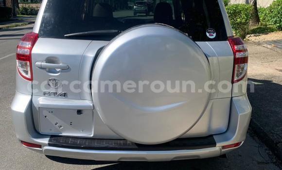 Acheter Occasion Voiture Toyota RAV4 Gris à Douala, Littoral Cameroon Acheter Occasion Voiture Toyota RAV4 Gris à Douala, Littoral Cameroon