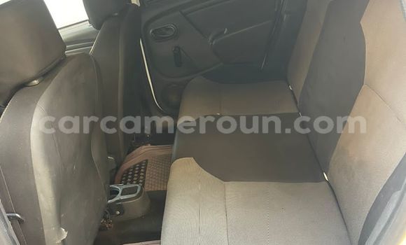 Sayi Na hannu Renault Duster White Mota in Douala a Ƙasar Kamaru Sayi Na hannu Renault Duster White Mota in Douala a Ƙasar Kamaru