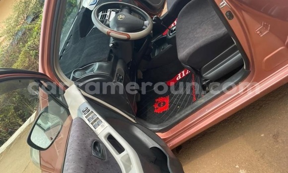 Acheter Occasion Voiture Toyota Vitz Marron à Yaoundé, Central Cameroon Acheter Occasion Voiture Toyota Vitz Marron à Yaoundé, Central Cameroon