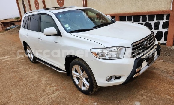 Buy Used Toyota Highlander White Car in Yaounde in Central Cameroon Buy Used Toyota Highlander White Car in Yaounde in Central Cameroon