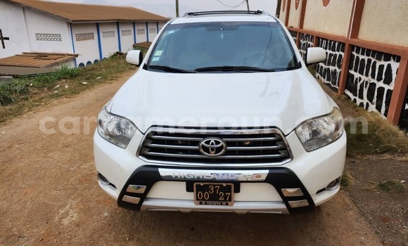 Buy Used Toyota Highlander White Car in Yaounde in Central Cameroon Buy Used Toyota Highlander White Car in Yaounde in Central Cameroon