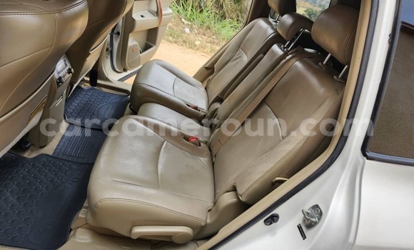 Buy Used Toyota Highlander White Car in Yaounde in Central Cameroon Buy Used Toyota Highlander White Car in Yaounde in Central Cameroon