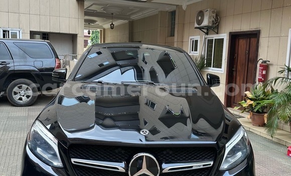Sayi Imported Mercedes‒Benz GLE Black Mota in Douala a Ƙasar Kamaru Sayi Imported Mercedes‒Benz GLE Black Mota in Douala a Ƙasar Kamaru