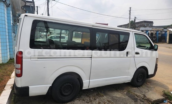Sayi Imported Toyota Hiace Sauran Mota in Douala a Ƙasar Kamaru Sayi Imported Toyota Hiace Sauran Mota in Douala a Ƙasar Kamaru