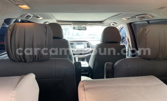 Sayi Sabo Toyota Highlander Sauran Mota in Douala a Ƙasar Kamaru Sayi Sabo Toyota Highlander Sauran Mota in Douala a Ƙasar Kamaru