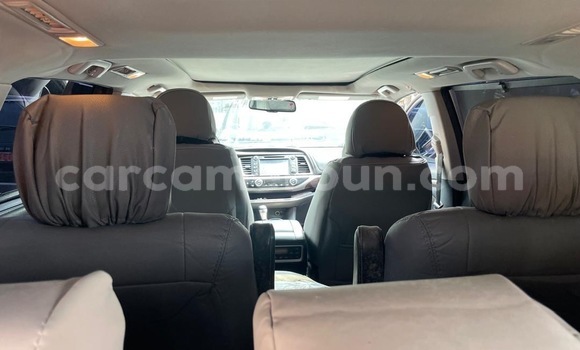 Sayi Sabo Toyota Highlander Sauran Mota in Douala a Ƙasar Kamaru Sayi Sabo Toyota Highlander Sauran Mota in Douala a Ƙasar Kamaru