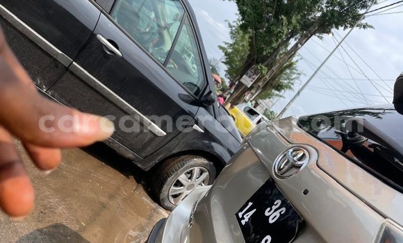 Sayi Sabo Toyota Highlander Sauran Mota in Douala a Ƙasar Kamaru Sayi Sabo Toyota Highlander Sauran Mota in Douala a Ƙasar Kamaru