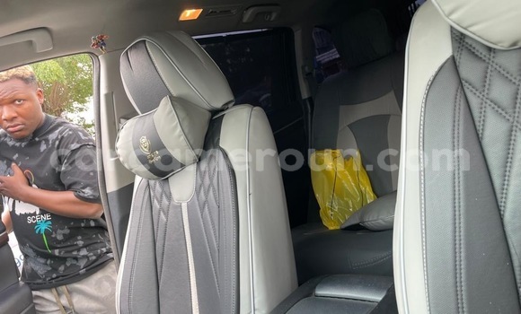 Sayi Sabo Toyota Highlander Sauran Mota in Douala a Ƙasar Kamaru Sayi Sabo Toyota Highlander Sauran Mota in Douala a Ƙasar Kamaru