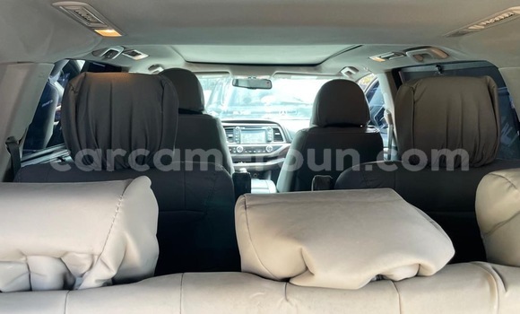 Sayi Sabo Toyota Highlander Sauran Mota in Douala a Ƙasar Kamaru Sayi Sabo Toyota Highlander Sauran Mota in Douala a Ƙasar Kamaru