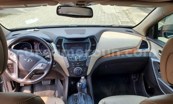 Sayi Sabo Hyundai Santa Fe Sauran Mota in Douala a Ƙasar Kamaru Sayi Sabo Hyundai Santa Fe Sauran Mota in Douala a Ƙasar Kamaru