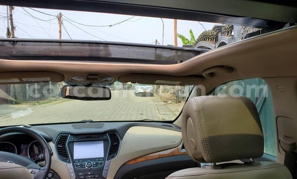 Sayi Sabo Hyundai Santa Fe Sauran Mota in Douala a Ƙasar Kamaru Sayi Sabo Hyundai Santa Fe Sauran Mota in Douala a Ƙasar Kamaru