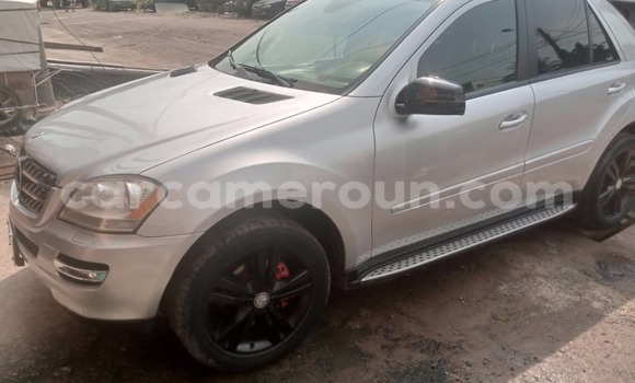 Acheter Occasion Voiture Mercedes‒Benz ML–Class Gris à Douala, Littoral Cameroon Acheter Occasion Voiture Mercedes‒Benz ML–Class Gris à Douala, Littoral Cameroon