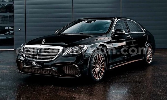 Sayi Na hannu Mercedes‒Benz S-klasse AMG Black Mota in Yaounde a Babban Kamaru Sayi Na hannu Mercedes‒Benz S-klasse AMG Black Mota in Yaounde a Babban Kamaru