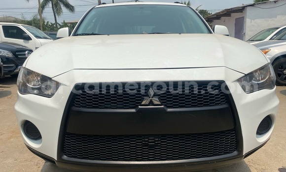 Buy Import Mitsubishi Outlander White Car in Douala in Littoral Cameroon Buy Import Mitsubishi Outlander White Car in Douala in Littoral Cameroon