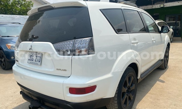 Buy Import Mitsubishi Outlander White Car in Douala in Littoral Cameroon Buy Import Mitsubishi Outlander White Car in Douala in Littoral Cameroon