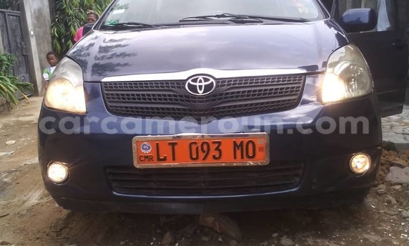 Acheter Occasion Voiture Toyota Corolla Verso Bleu à Douala, Littoral Cameroon Acheter Occasion Voiture Toyota Corolla Verso Bleu à Douala, Littoral Cameroon