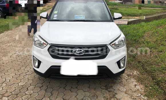 Sayi Na hannu Hyundai Creta White Mota in Douala a Ƙasar Kamaru