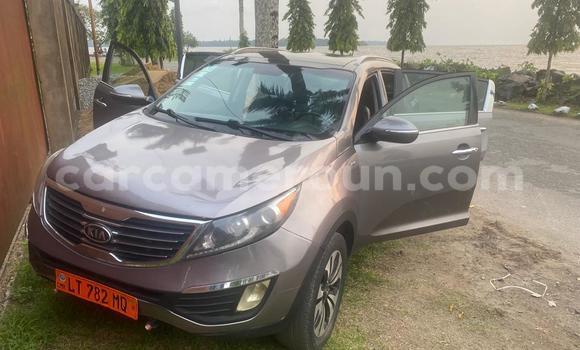 Sayi Na hannu Kia Sportage Azurfa Mota in Douala a Ƙasar Kamaru